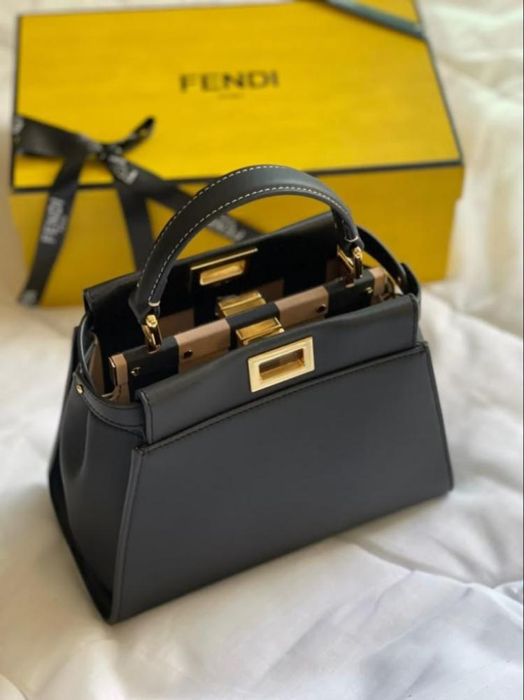 FENDI Peekaboo mini 23CM