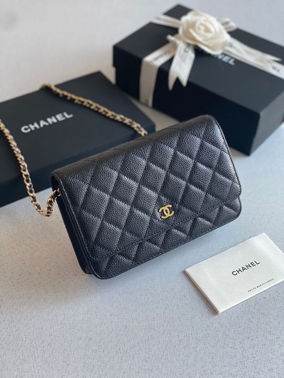 Chanel 19,2CM كفيار