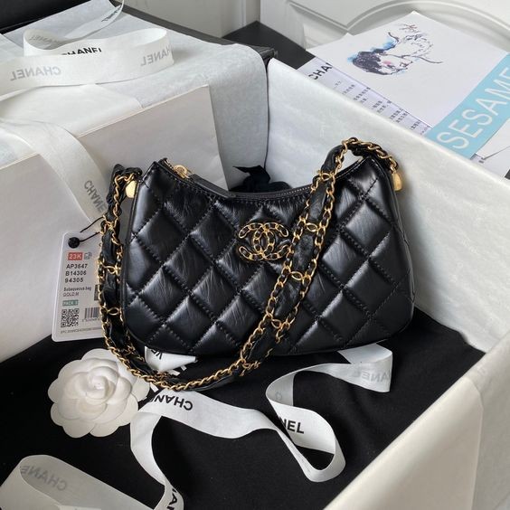 Chanel 23cm