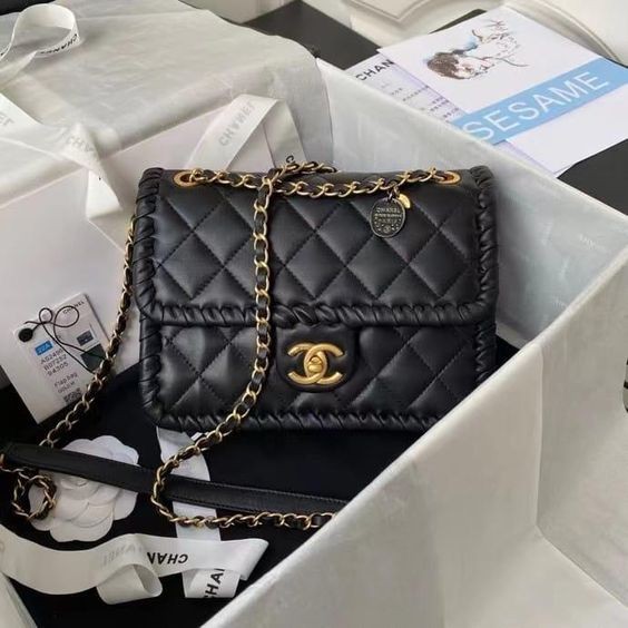 Chanel 22cm