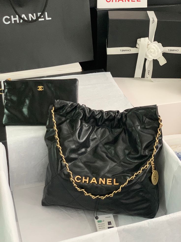 Chanel (34.5CM)