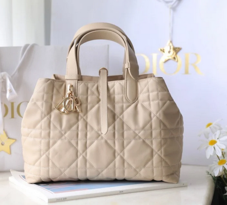 Medium Dior Toujours 28CM