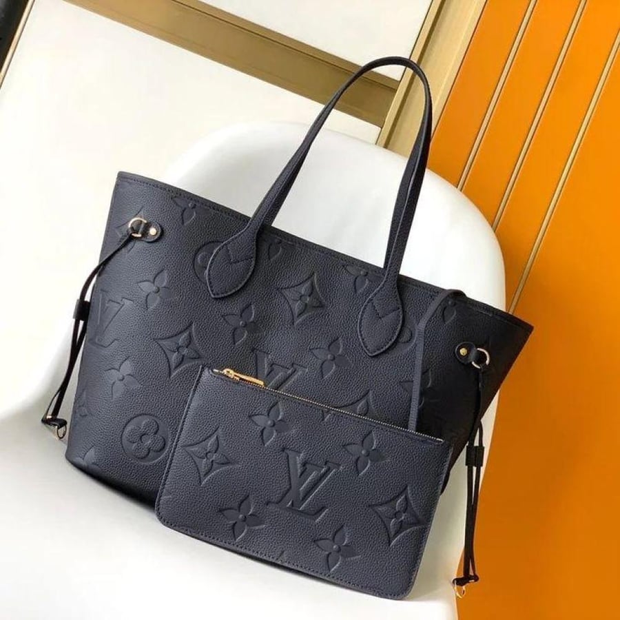 louis Vuitton MM اسود