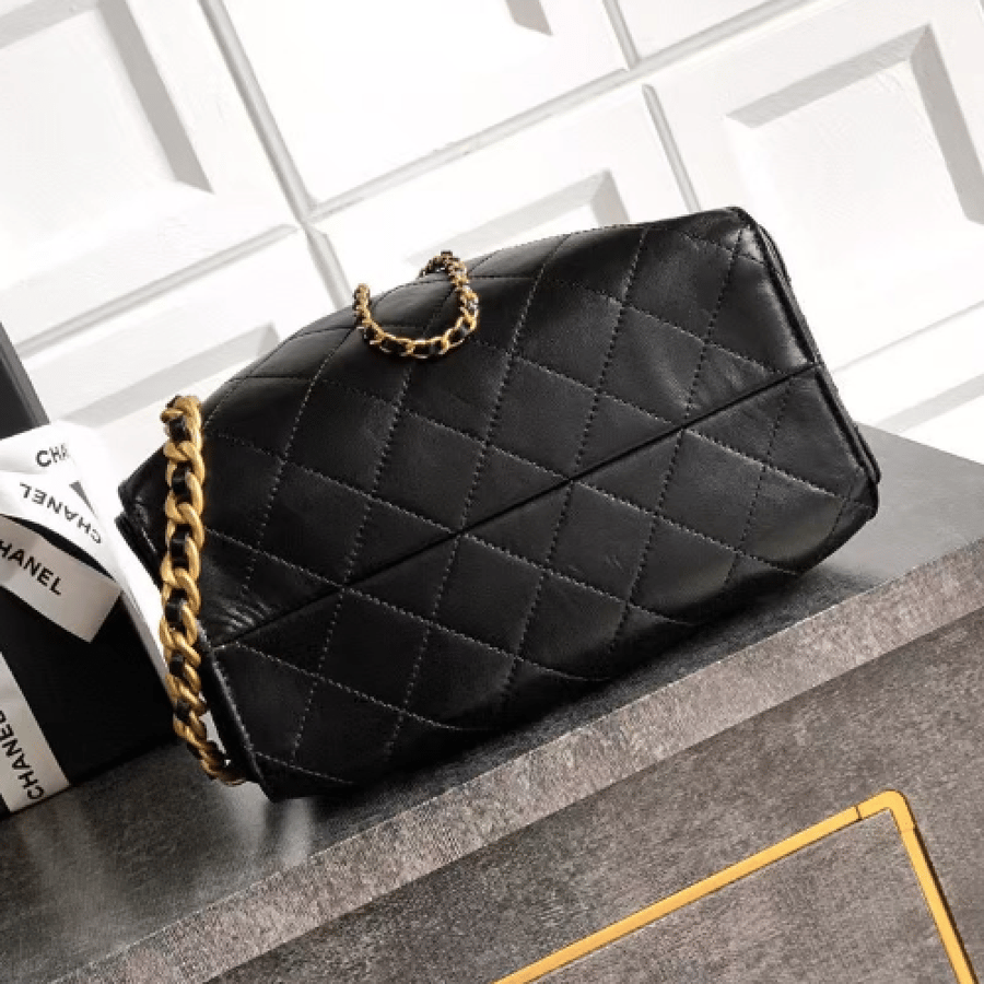 CAHNEL MINI لماع