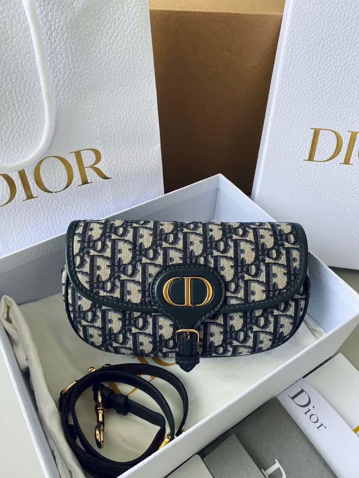 DIOR BOBBY East-West  22CM