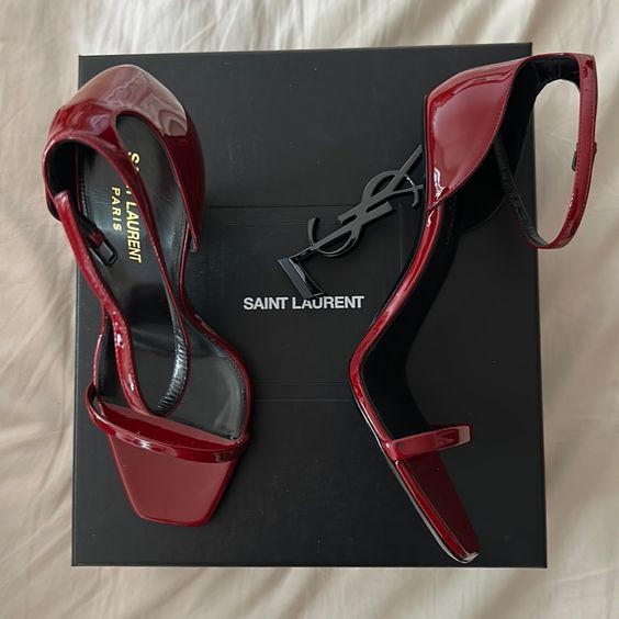 SAINT LAURENT