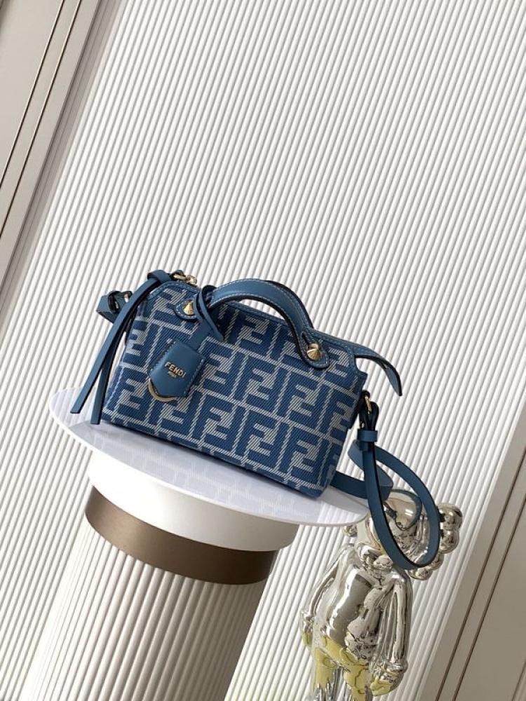 FENDI mini 20CM