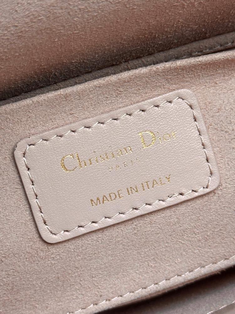 بيج الجديده Micro Dior joy 22cm