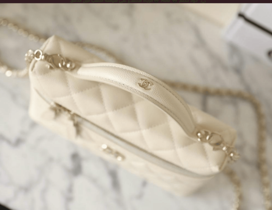 Chanel 19,5CM  اوف وايت
