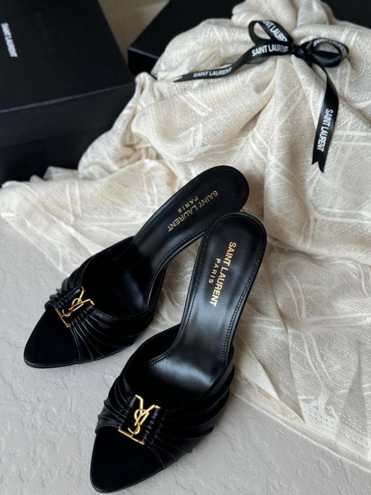 SAINT LAURENT