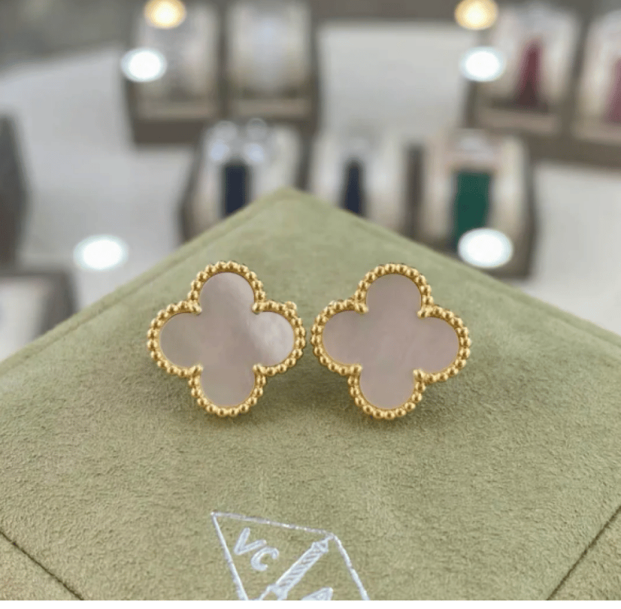 van cleef & arpels مطليه