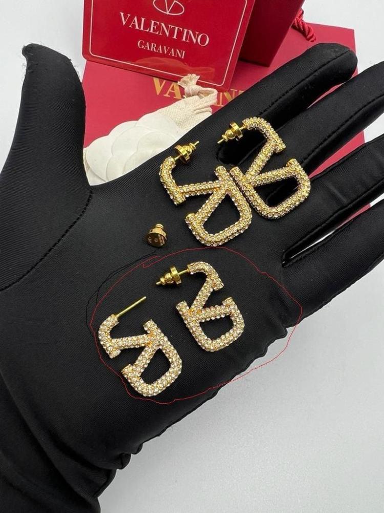 Valentino ذهبي وسط
