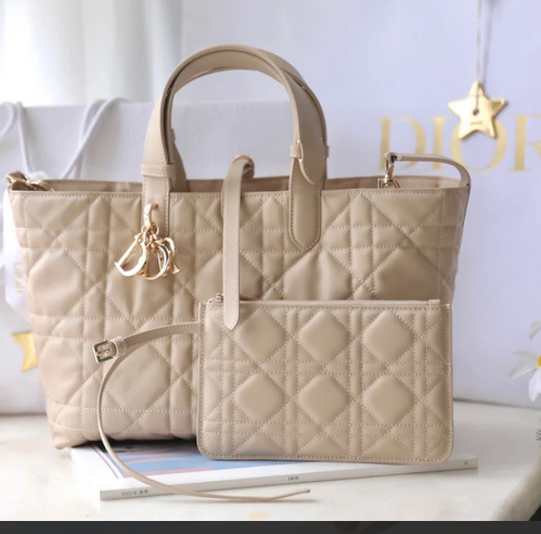 Medium Dior Toujours 28CM