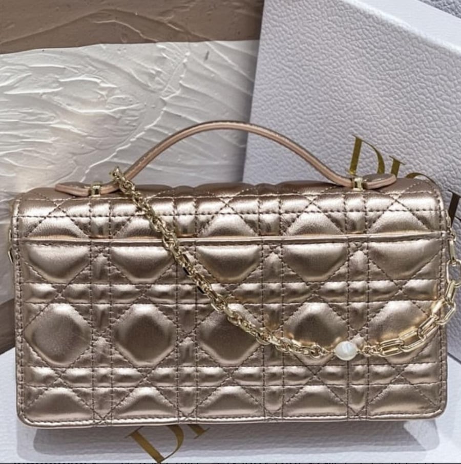 DIOR