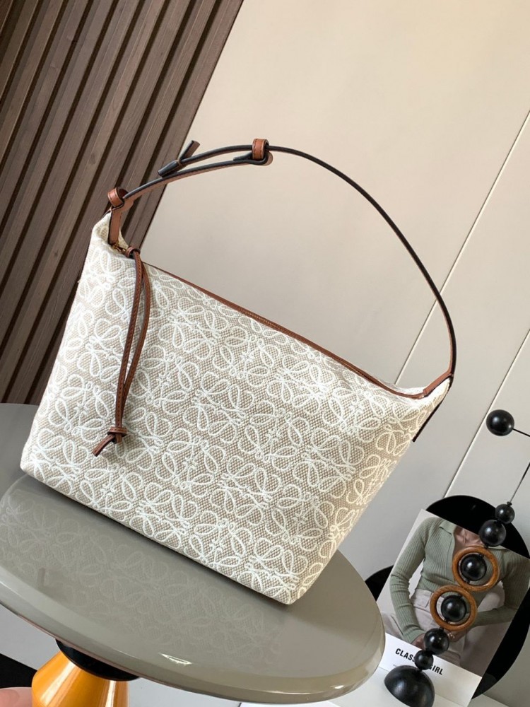 Cubi Small Anagram tote 25CM