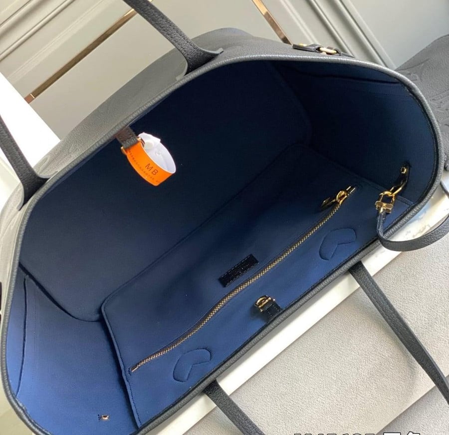 louis Vuitton MM اسود