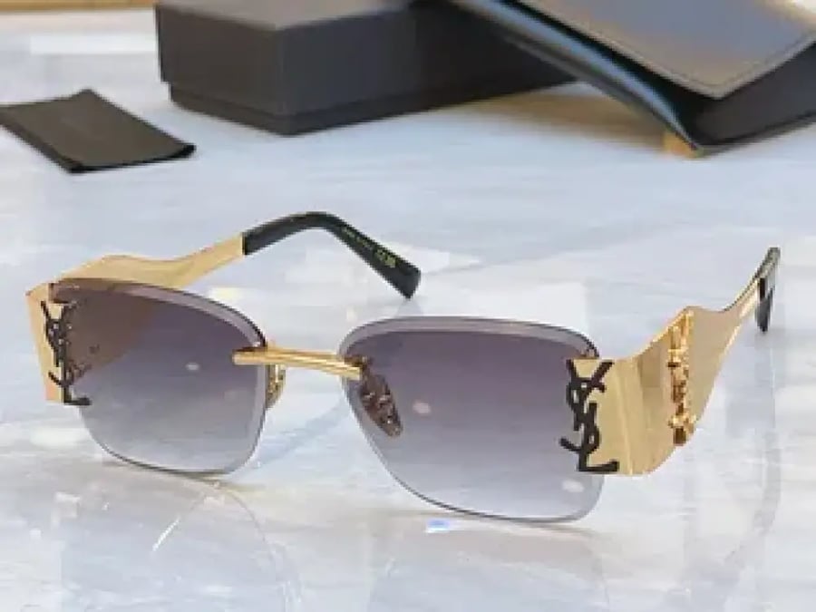 YSL عدسه سودا