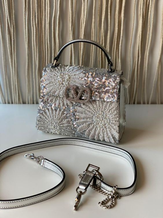 Valentino 19CM