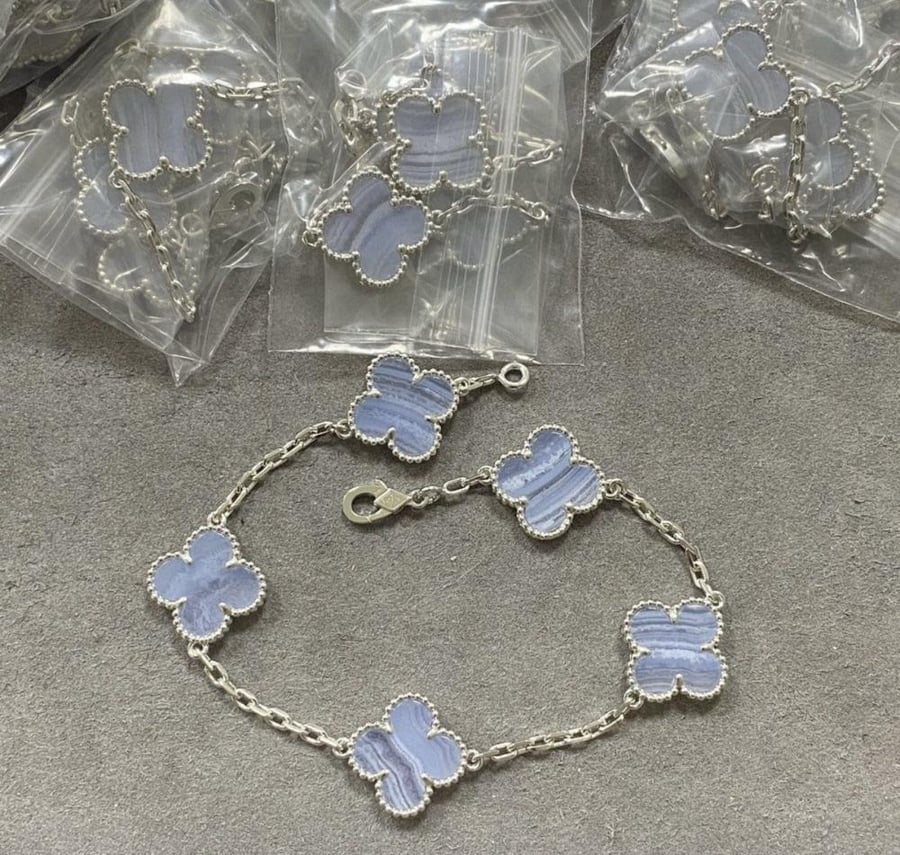 van cleef & arpels مطليه