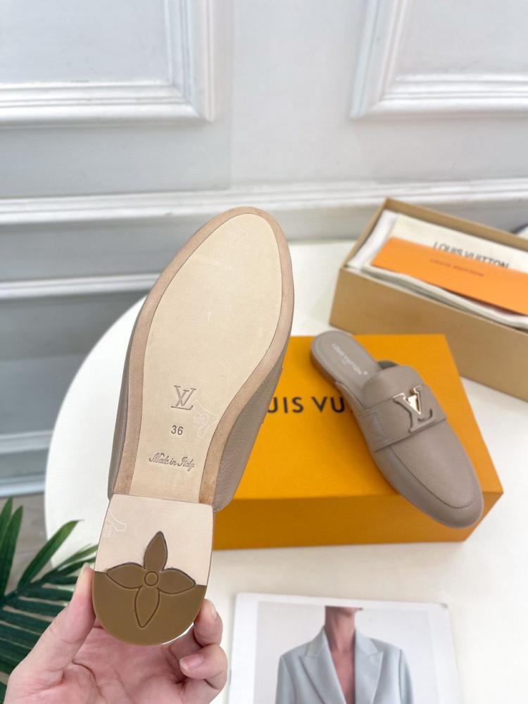 LOUIS VUITTON مقاس 39