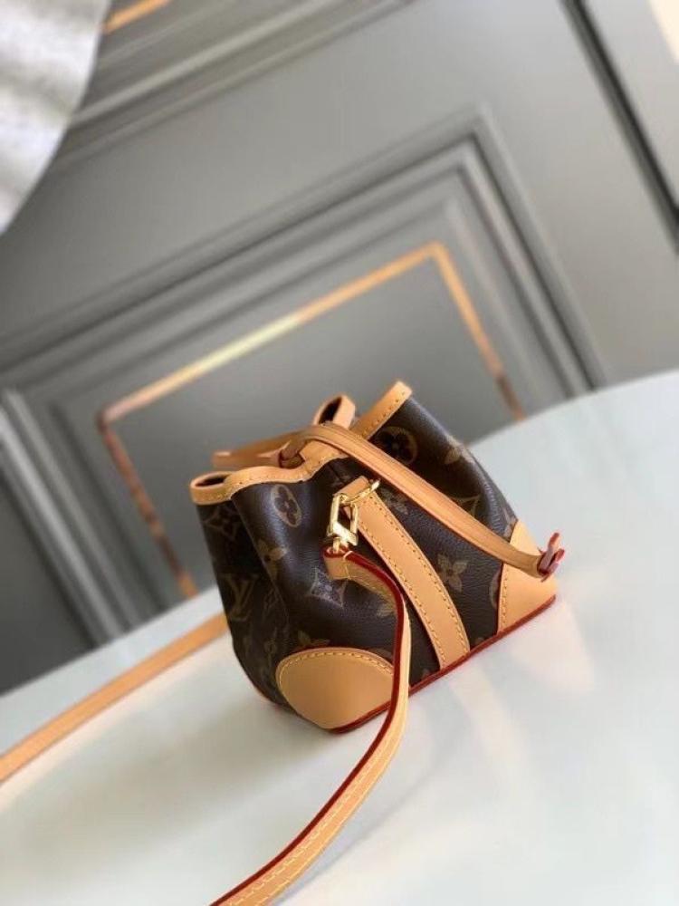 Louis Vuitton 11cm
