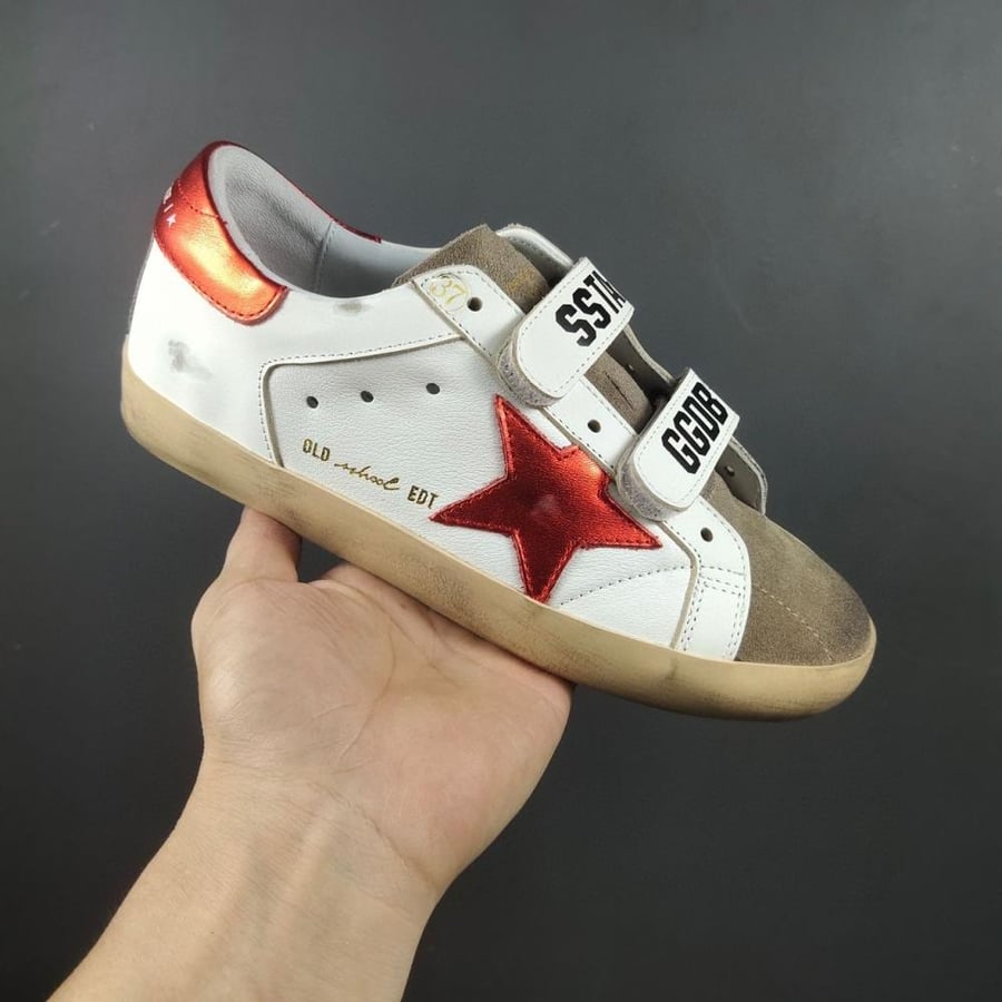 GOLDEN GOOSE