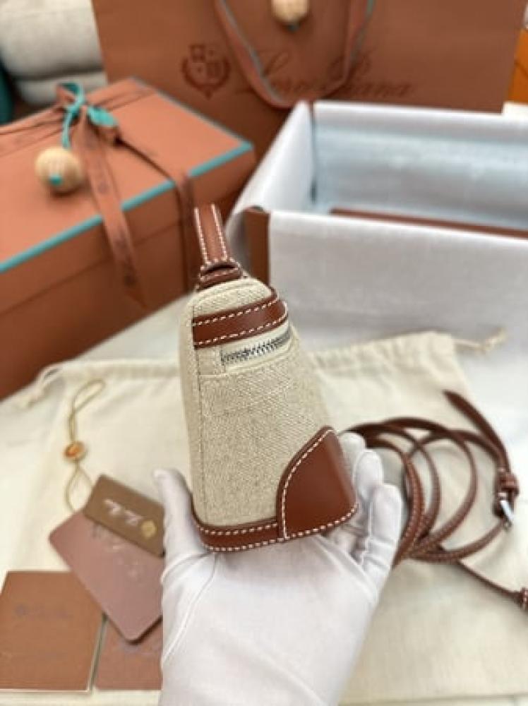 Loro Piana  19CM