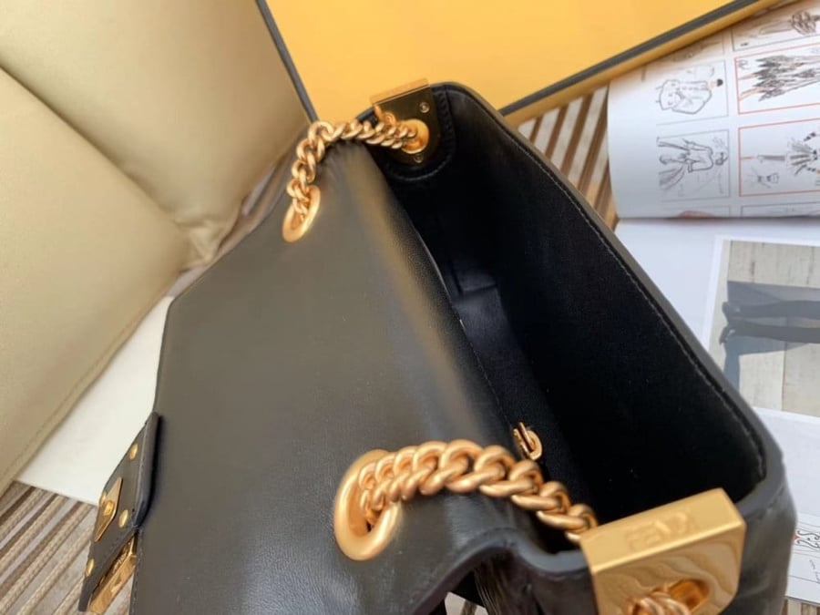 Fendi Baguette Chain Midi 24CM