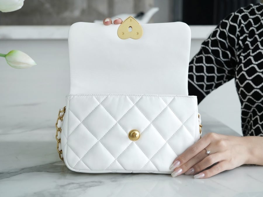 Chanel 21cm