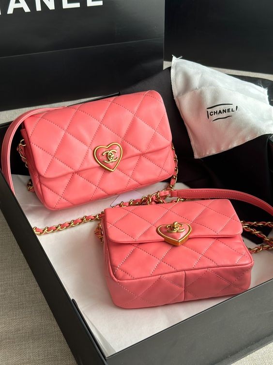 Chanel  18cm