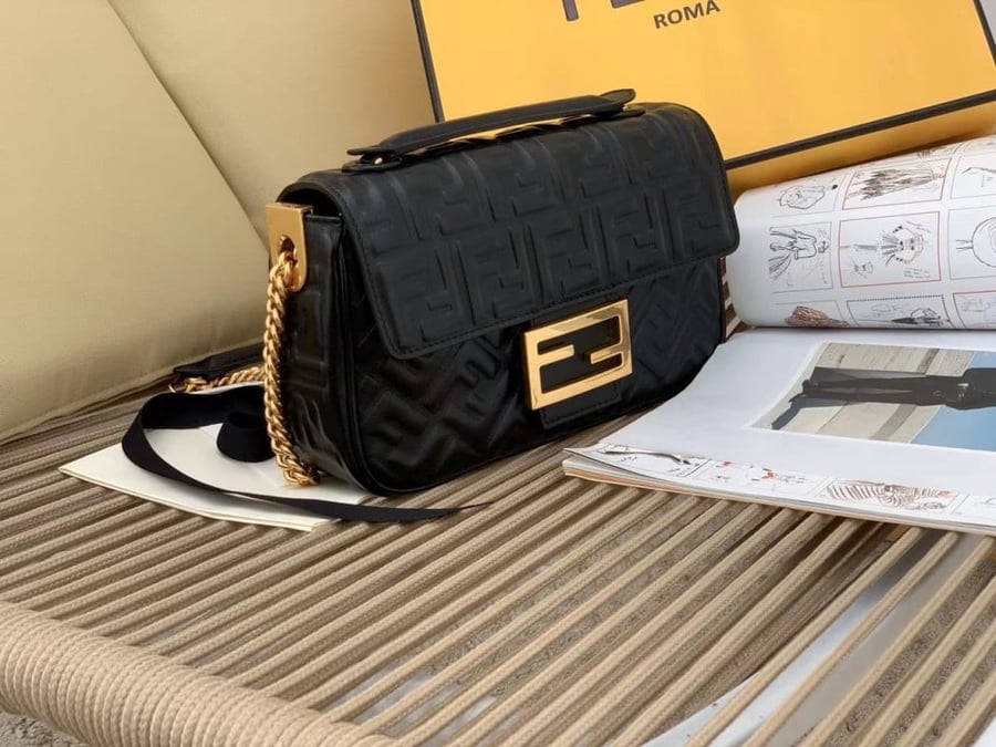 Fendi Baguette Chain Midi 24CM