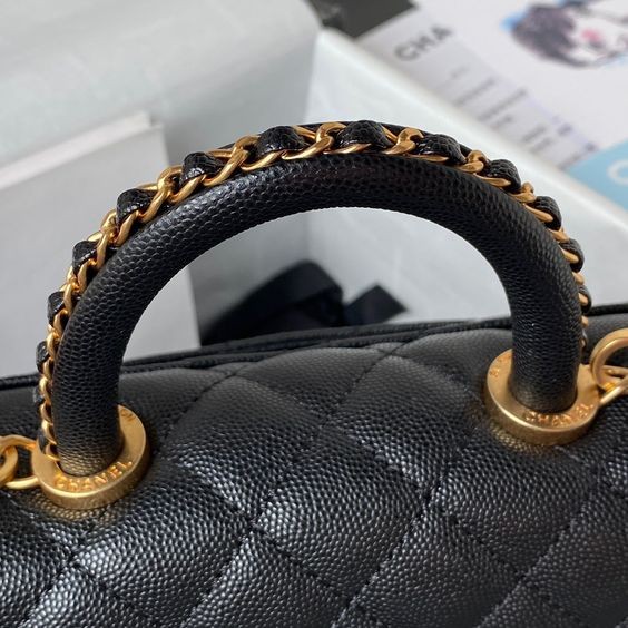 Chanel 19CM