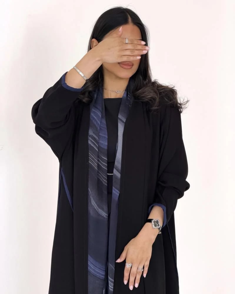 عباية كريب اطراف كحلية وطرحة مطبوعة ٢١٥