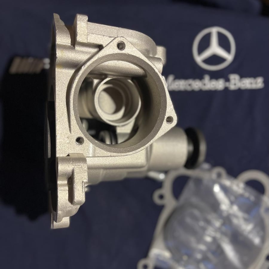 Mercedes water pump 8-cylinder ghost - GK German company