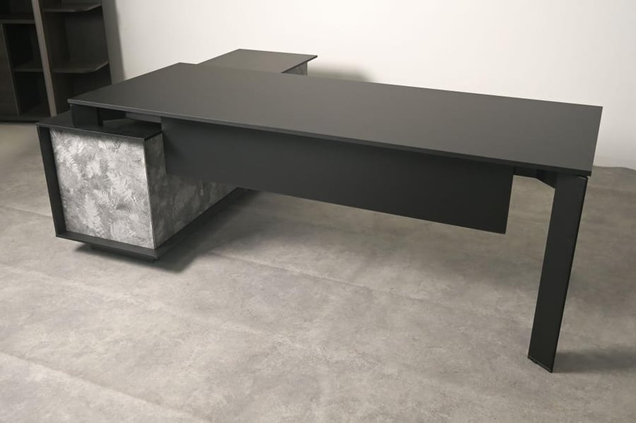 طقم مكتب مقاس 2200*1800*750 + وحدة جانبية لون أسودBlack * dark gray موديلNEW-NOVE-2.2-1+دولاب عرض مقاس 2200*500*600 لون أسود Black*dark grey موديل 220-d+طاولة شاى مربع ميلامين أرجل حديد مقاس 60*60*50 لون اسود Black * grey موديل60-b