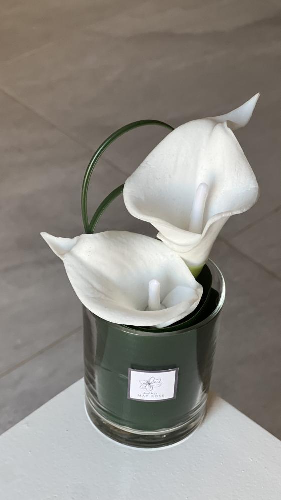 Flower vase for service tables