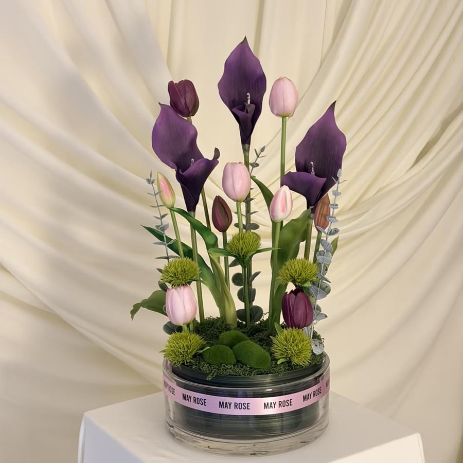 Artificial flower vase