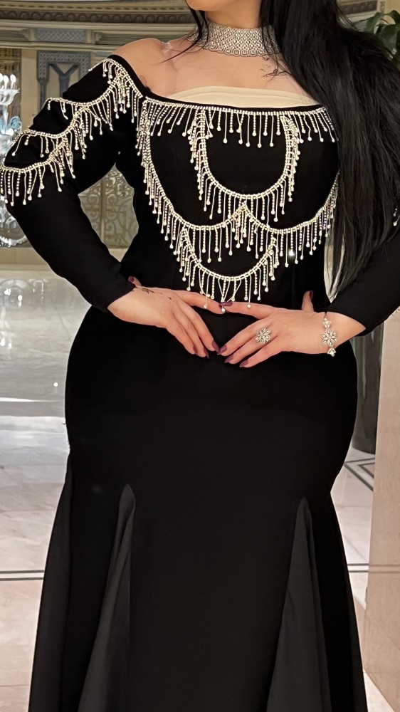 فستان اسود سلاسل 1