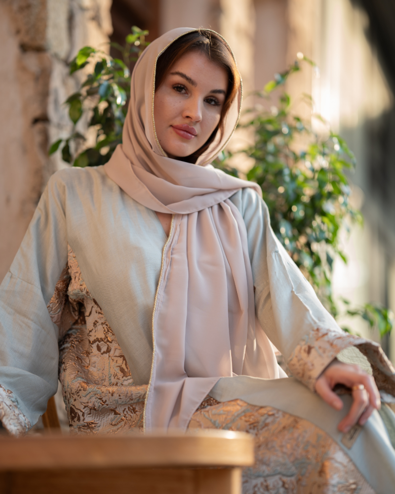 عباية كلاسيكية فاخرة من الجاكار واللينين