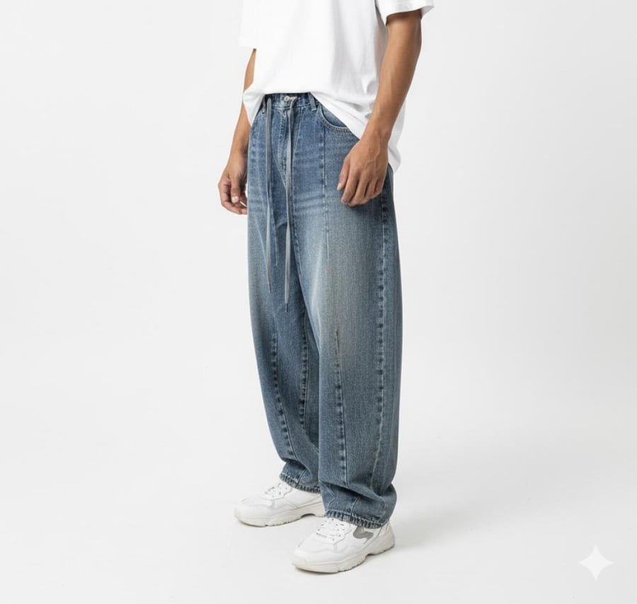 بنطال جينز واسع (Wide-Leg)