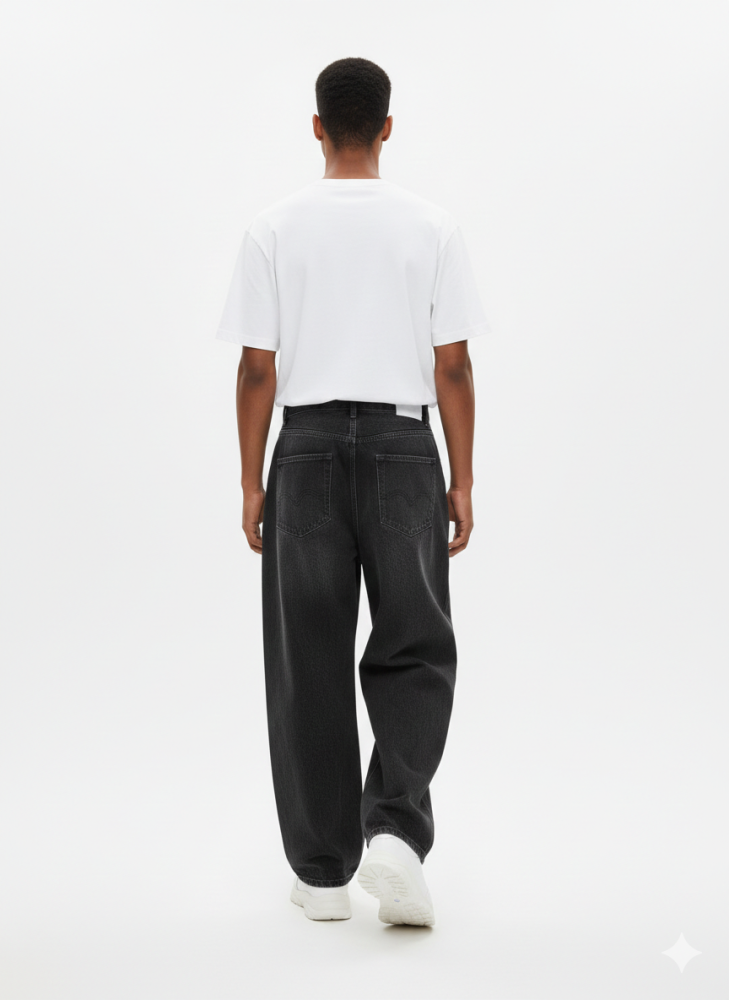 بنطال جينز واسع (Wide-Leg)
