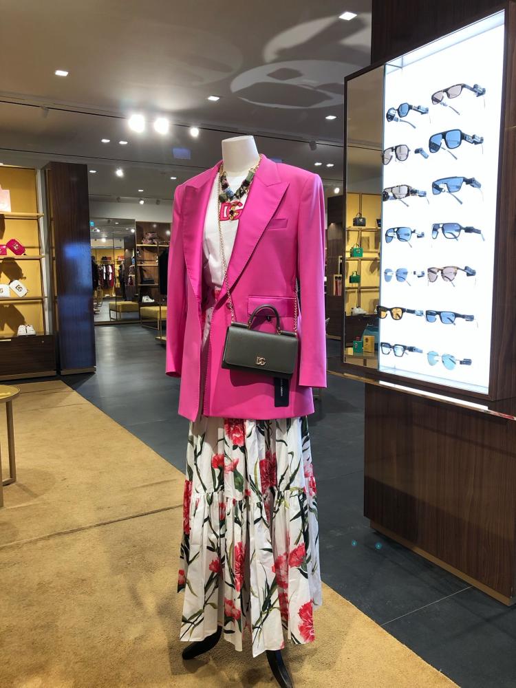 شنطة اي فون زيتي. D&g