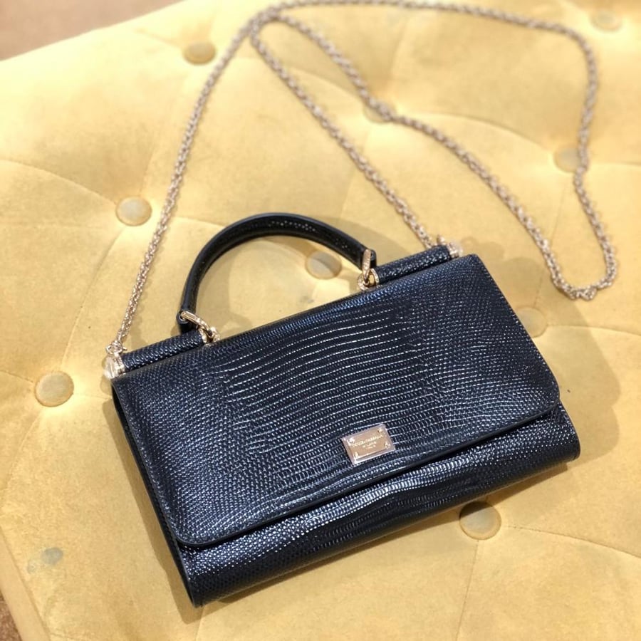 شنطة اي فون اسود ايجوانا D&g