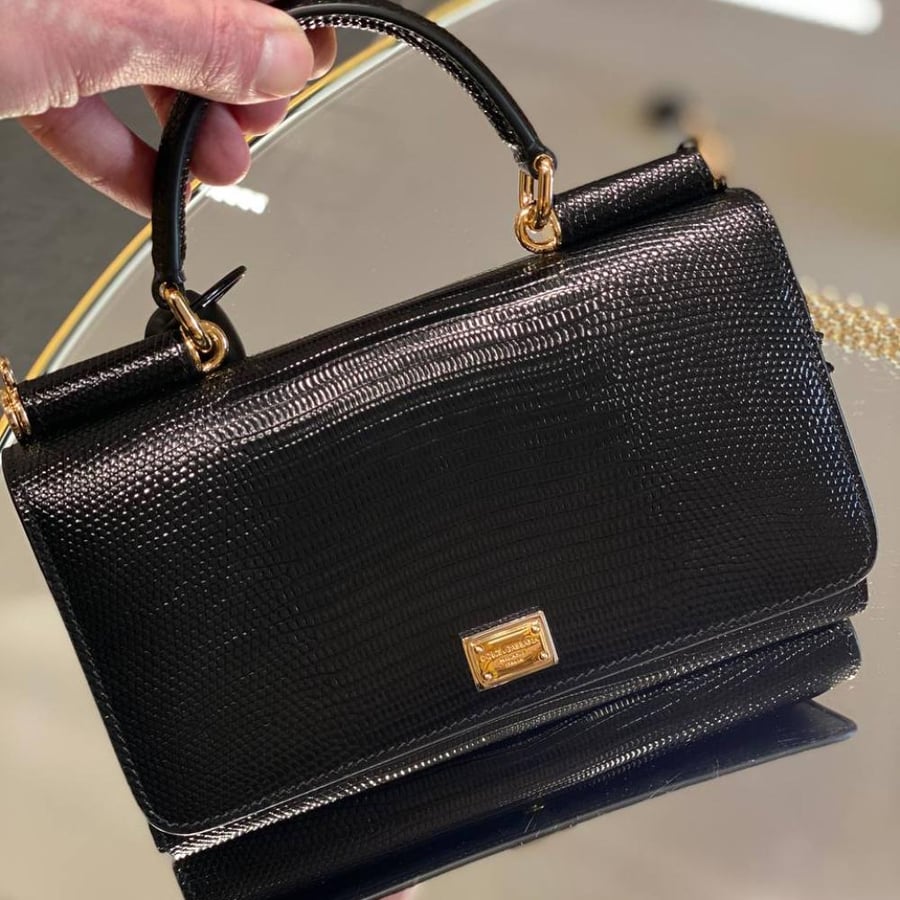 شنطة اي فون اسود ايجوانا D&g