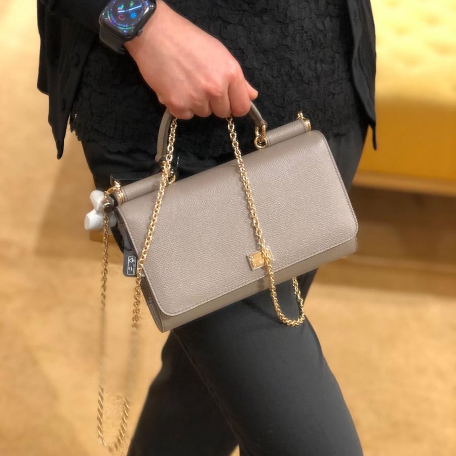 شنطة اي فون  رمادي D&g