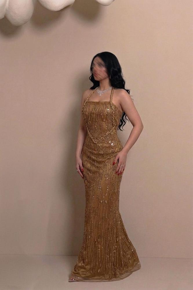 Evening dress tulle beads and crystal lining is thin
