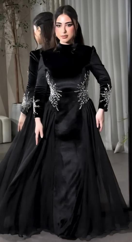 فستان سهرة أسود مخمل تطريز يدوي