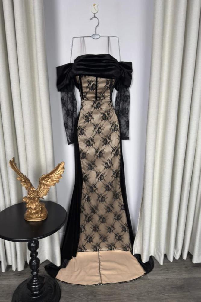 Velvet evening dress with off-shoulder lace
