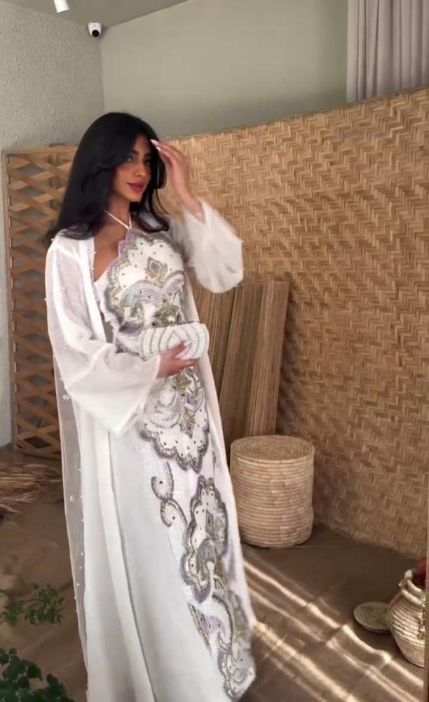 جلابيه قطعتين تطريز كمبيوتر وكرستالات