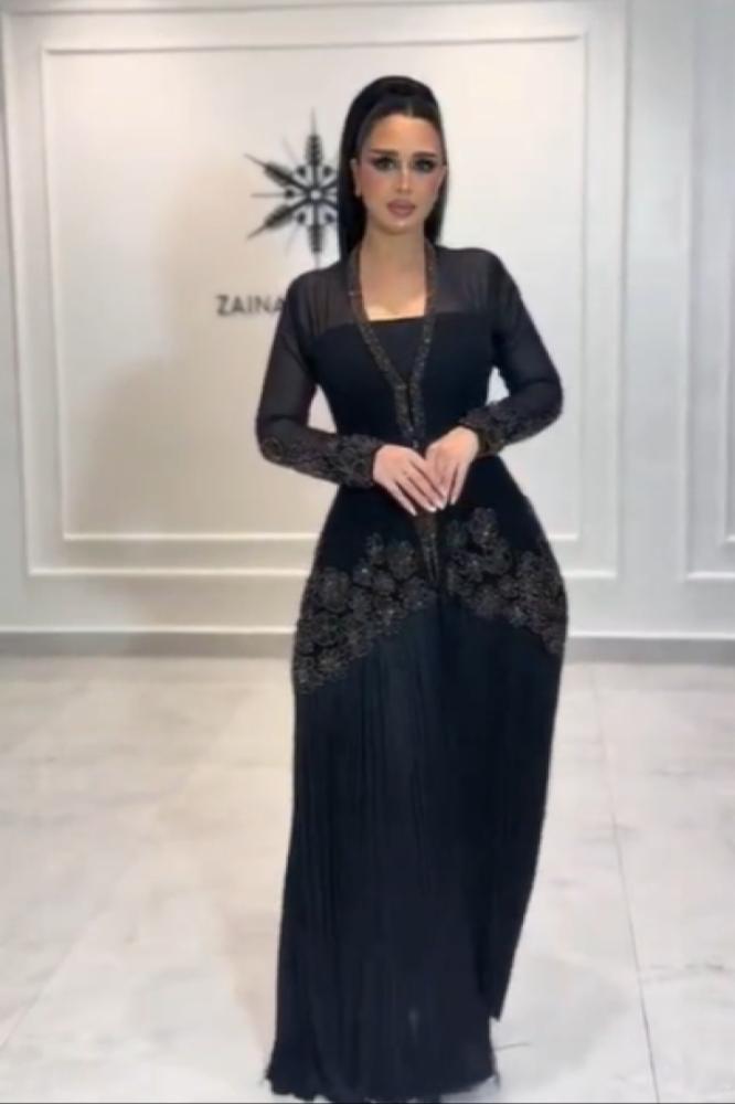 فستان سهرة جورجيت وباربي بتطريز يدوي